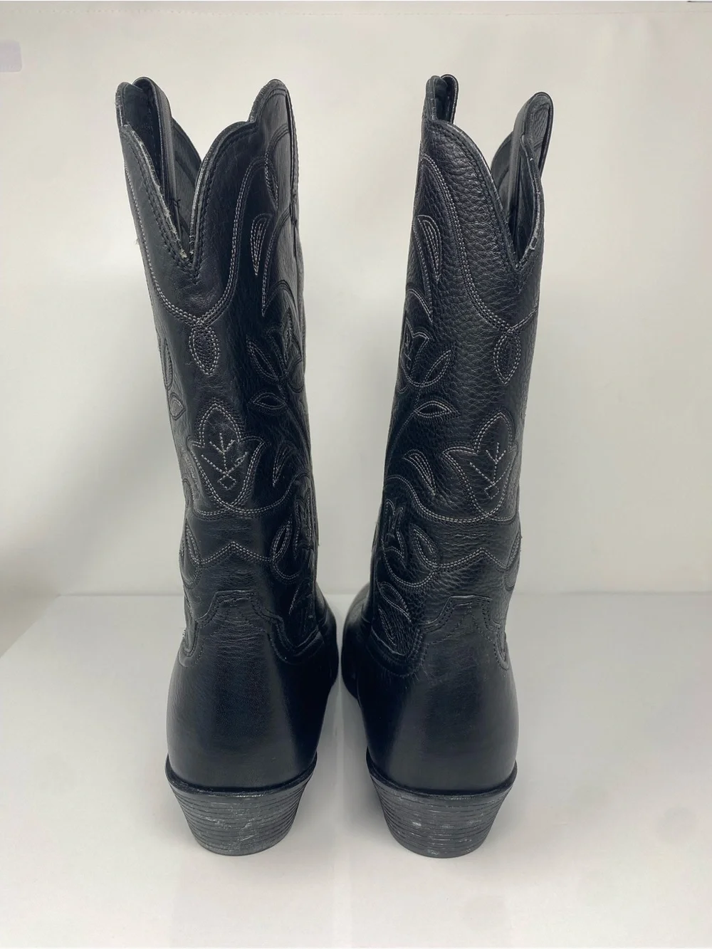 Ariat Sz 10B Black Embroidered Western Leather Heeled Boots - Picture 4 of 8